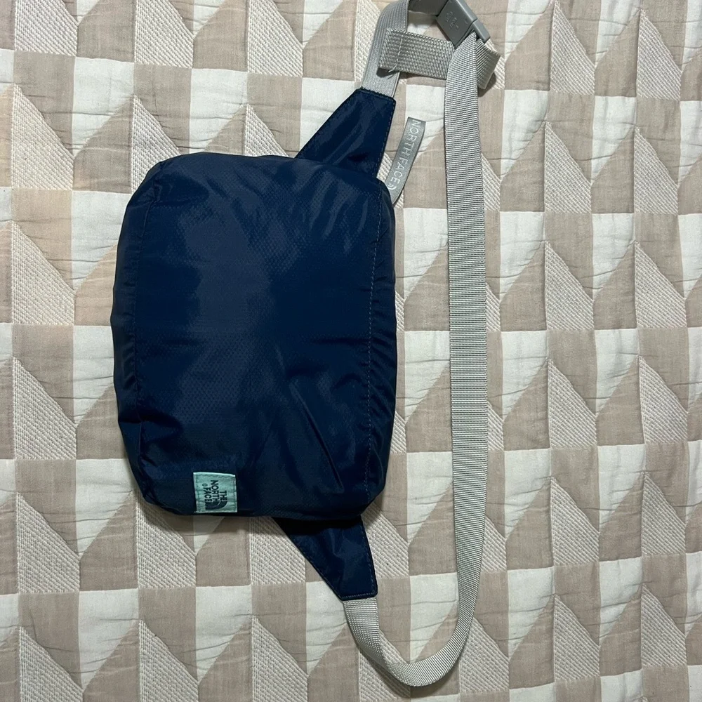 THE NORTH FACE Windwall Hoodie windbreaker jacket Girl’s L - Picture 2 of 8